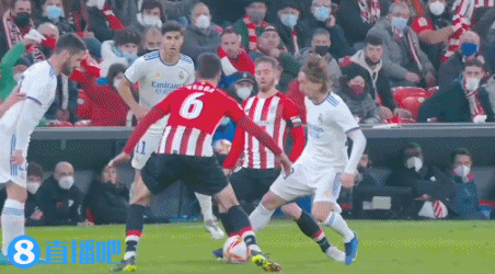 [中超]于汉超替补救主陈晋一绝杀 申花3-2浙江