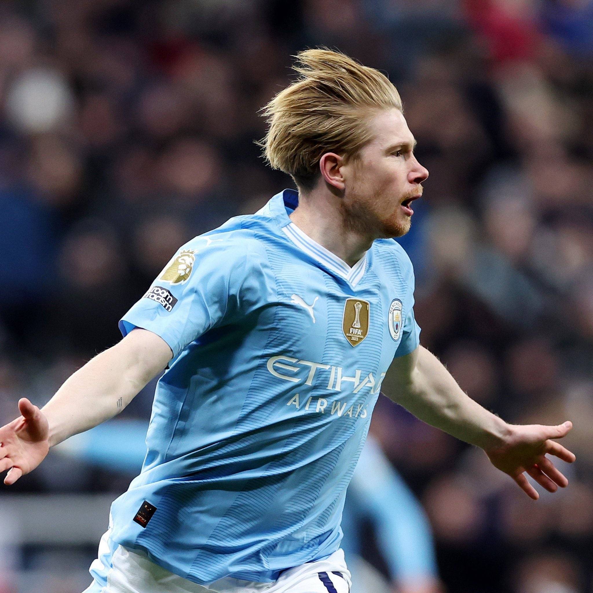 英媒：纽卡、曼联可能在今夏签下卢克曼，球员转会费6500万欧